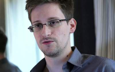 Rezidenta lui Snowden extinsa...