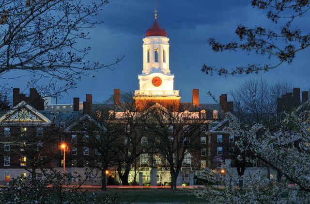 Studentii romani, tot mai nemultumiti de conditiile din camine. Cum arata cele mai frumoase 5 campusuri din lume