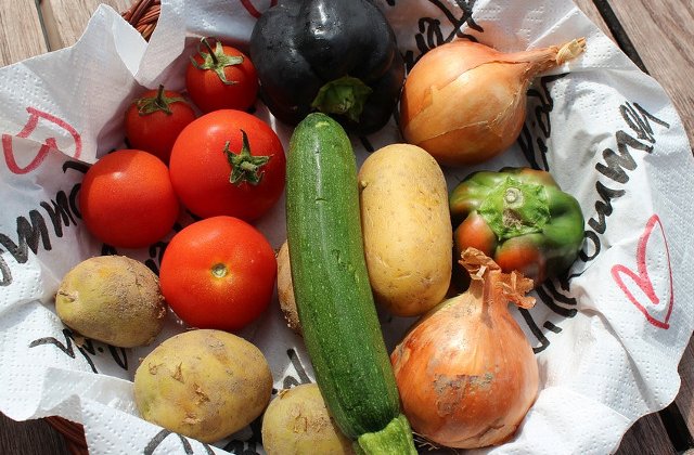 8 idei istete pentru a pastra mancarea proaspata mai mult timp