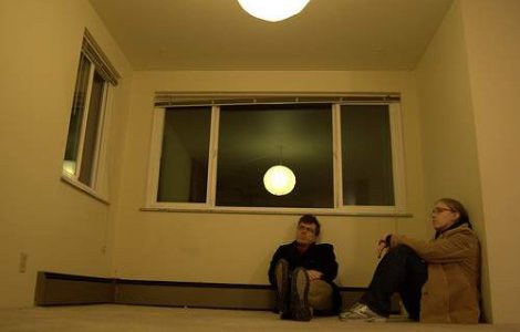 Jumatate dintre romance locuiesc cu un partener