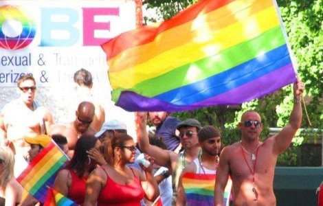 Peste 140 de raniti la Gay Pride in Belgrad