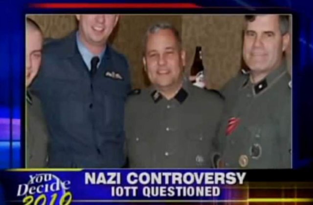 [VIDEO] Politician american, surprins purtand uniforma nazista