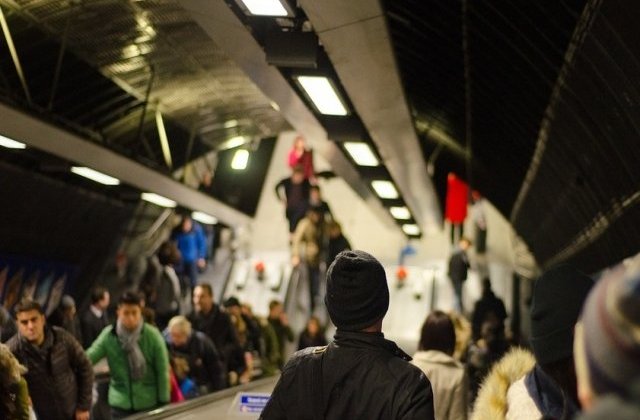 Avarie la metrou. Statia de la Universitate, evacuata