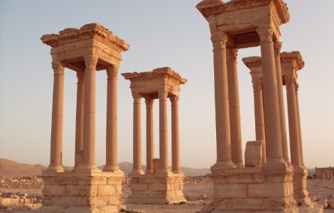 Statul Islamic a distrus un monument istoric din orasul Palmyra si o parte a teatrului roman