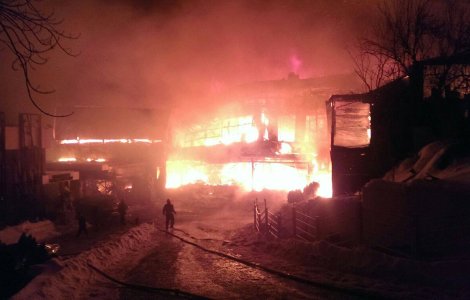 Incendiu in clubul Bamboo din Bucuresti. 40 de tineri raniti