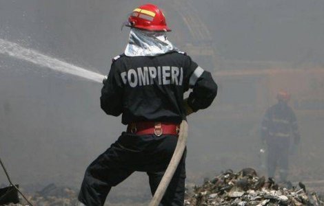 Incendiu in sudul Capitalei. Patru case au luat foc