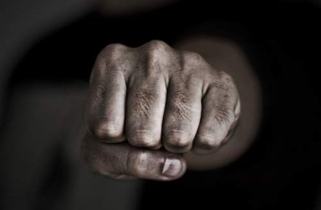 Romanca agresata in Italia