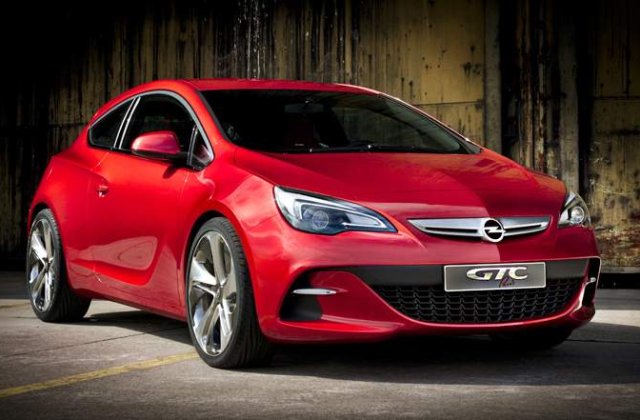 Opel Astra GTC: Noi poze si o surpriza. Una de aproape 300 de cai!