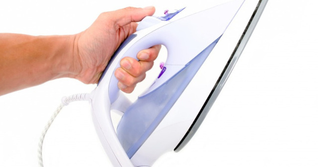  Top  Top 6 metode SIMPLE de a curata talpa fierului de calcat