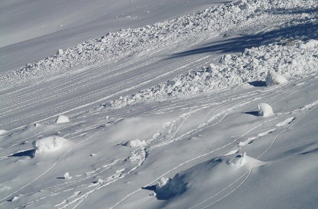 Italia: Bilantul oficial al deceselor provocate de avalansa a crescut la 14