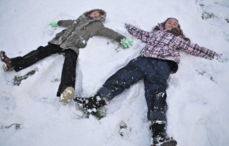 Nota 4 la purtare pentru doi elevi olimpici care au sarit in zapada