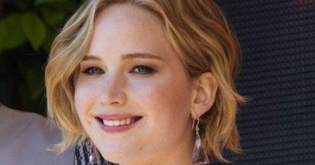 Un barbat care a piratat conturile online ale actritei Jennifer Lewrence, condamnat la noua luni de inchisoare