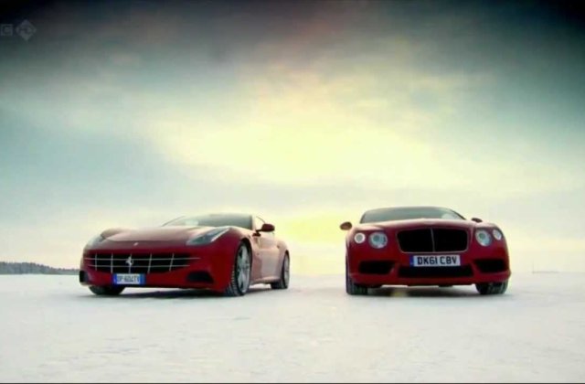 [VIDEO] Ferrari FF vs. Bentley Continental V8 pe GHEATA! Cine castiga?