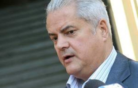 Adrian Nastase, singurul ministru-parlamentar cu imunitate penala