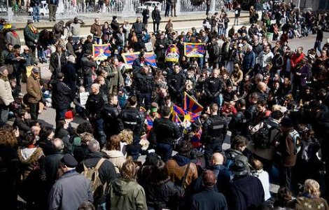 Proteste fara precedent in Franta impotriva Legii Pensiilor