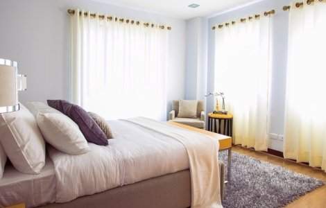  Top  Cele 9 lucruri pe care trebuie sa le arunci ACUM din dormitor