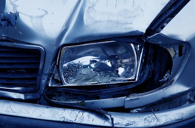 Prahova: O adolescenta de 16 ani a murit, dupa ce a fost lovita de doua autovehicule