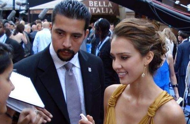 Jessica Alba refuza sa apeleze la chirurgia estetica