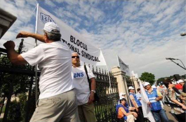 Revolta spontana s-a mutat de la Finante la Educatie