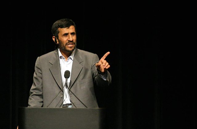 Liderul Hezbollah i-a oferit o pusca israeliana lui Mahmoud Ahmadinejad