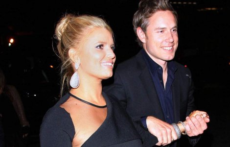 Iubitul Jessicai Simpson a divortat oficial