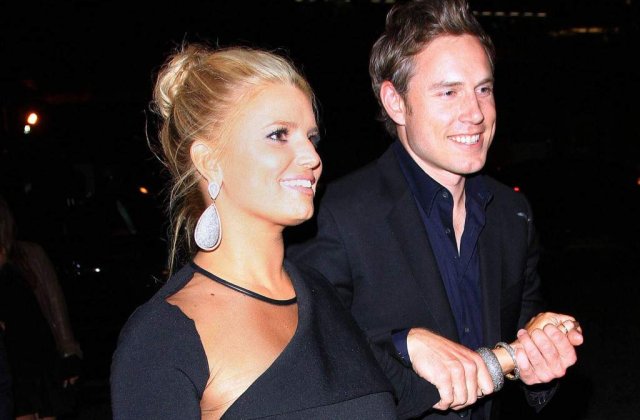 Iubitul Jessicai Simpson a divortat oficial