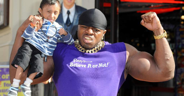  Video  Cine este cel mai mic om din lume?