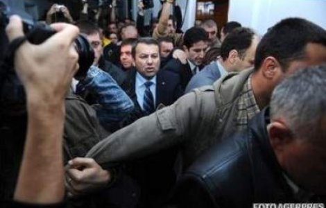 Revolta la Finante: Negocierile continua