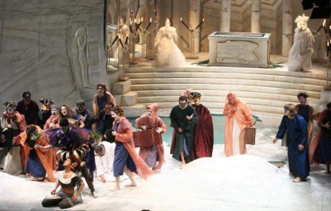 Sute de de posturi din teatre si muzee vor fi desfiintate