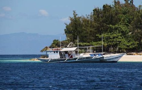 Filipine: Mii de persoane evacuate din calea unui taifun