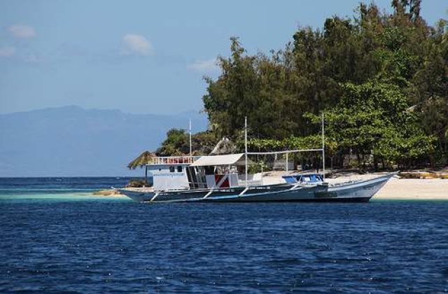 Filipine: Mii de persoane evacuate din calea unui taifun