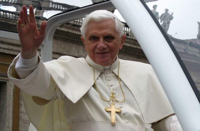 Papa Benedict al XVI-lea regreta "distrugerile" provocate de pedofilie