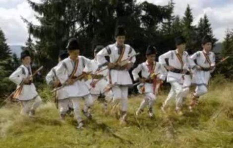  Video  Calusarii: Suprematia dansului popular romanesc in lume