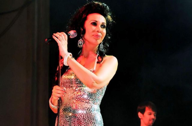 [VIDEO] Jennifer Rush la Bucuresti: Fizic incredibil, voce divina!