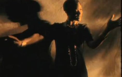 Gabrielle concerteaza in Capitala