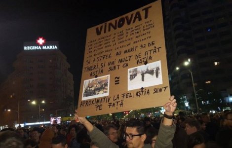  Update  Peste 15.000 de persoane protesteaza in Piata Victoriei
