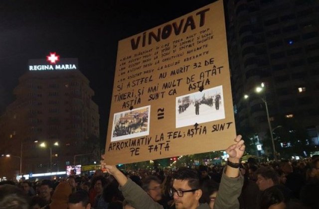 [Update] Peste 15.000 de persoane protesteaza in Piata Victoriei