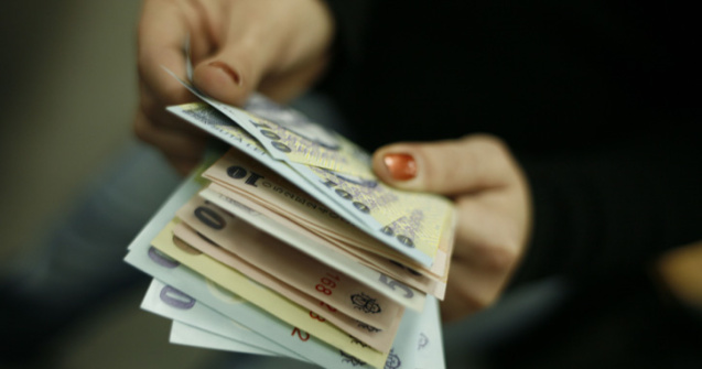 Veniturile artistilor cresc de miercuri cu 50%