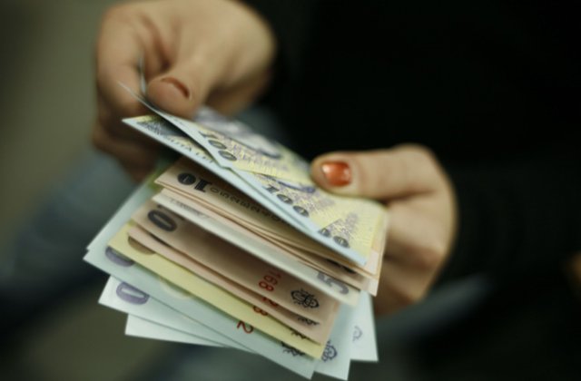 Veniturile artistilor cresc de miercuri cu 50%. Salariile angajatilor din administratia locala sunt majorate cu 20%