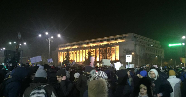  Update   Video  Proteste in Romania. 150.000 de oameni in Capitala si peste 140.000 in tara