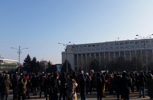 Solidaritate intre cei nemultumiti. Cazare, mancare si apa gratuite pentru protestatari