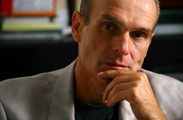 Cristian Tudor Popescu: Singura speranta in fata dictaturii este in strada