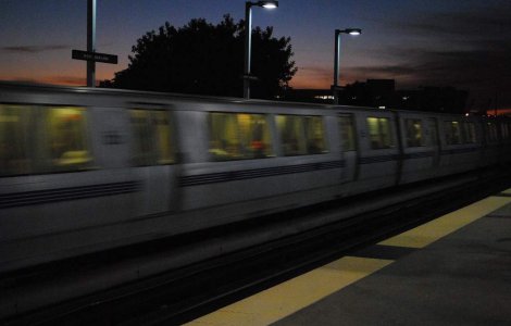 Sase ore de muzica in tren