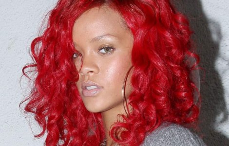  Video  Rihanna a lansat doua clipuri nou-noute
