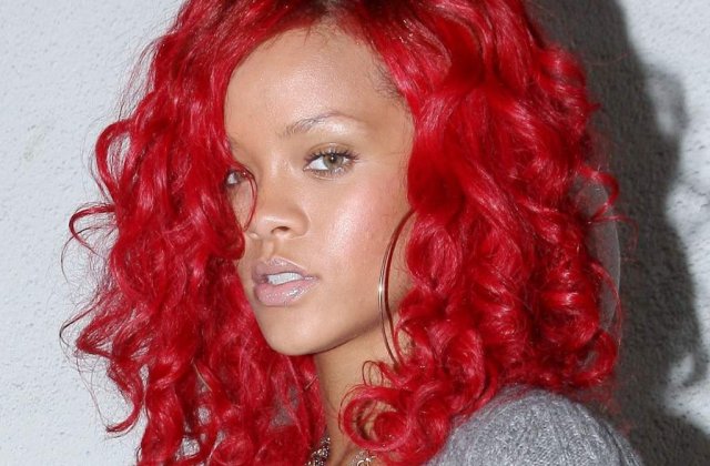 [VIDEO] Rihanna a lansat doua clipuri nou-noute