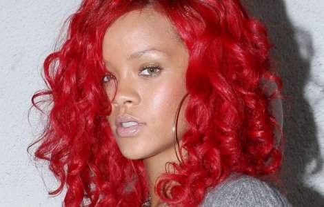  Video  Rihanna a lansat doua clipuri nou-noute