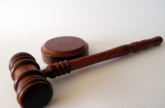 [Analiza] CCR a decis in 1995 ca ordonantele simple nu pot fi abrogate dupa ce ajung in Parlament