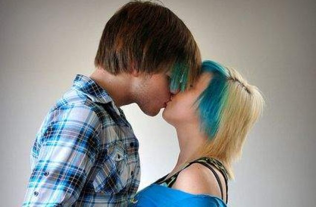 Ii lasi sa faca sex acasa?