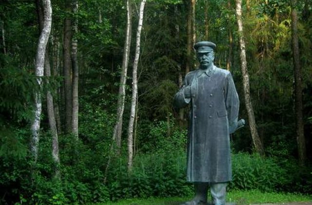 Comunistii rusi: Cerem disculparea lui Stalin cu privire la masacrul de la Katin