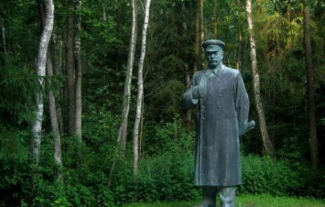 Comunistii rusi: Cerem disculparea lui Stalin cu privire la masacrul de la Katin